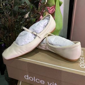 Dolce Vita Reyes Ballet Flats